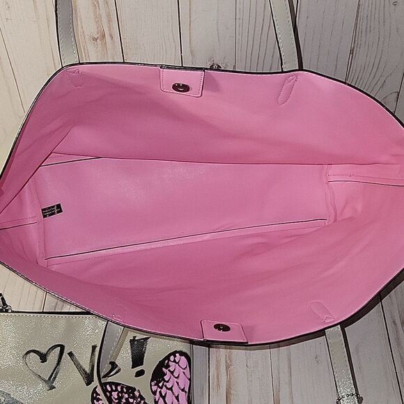 VS Fall 2018 Collection Graffiti Tote Grey With Wristlet Limited Edition - Picture 5 of 10